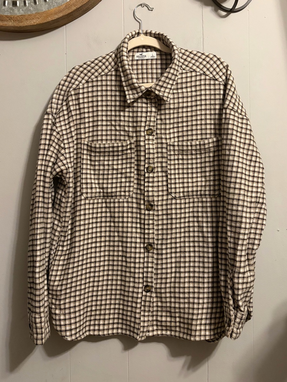Hollister Men's Beige and Brown Plaid Button-Down Shirt